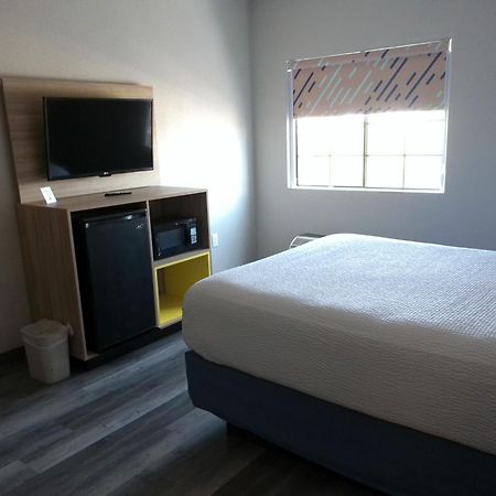 Days Inn & Suites By Wyndham Tucson/Marana Bagian luar foto