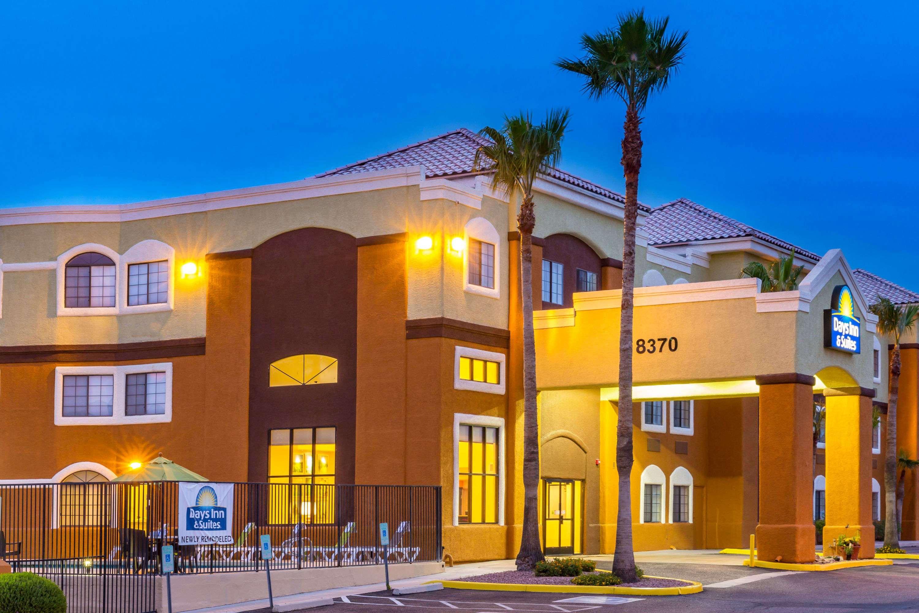 Days Inn & Suites By Wyndham Tucson/Marana Bagian luar foto