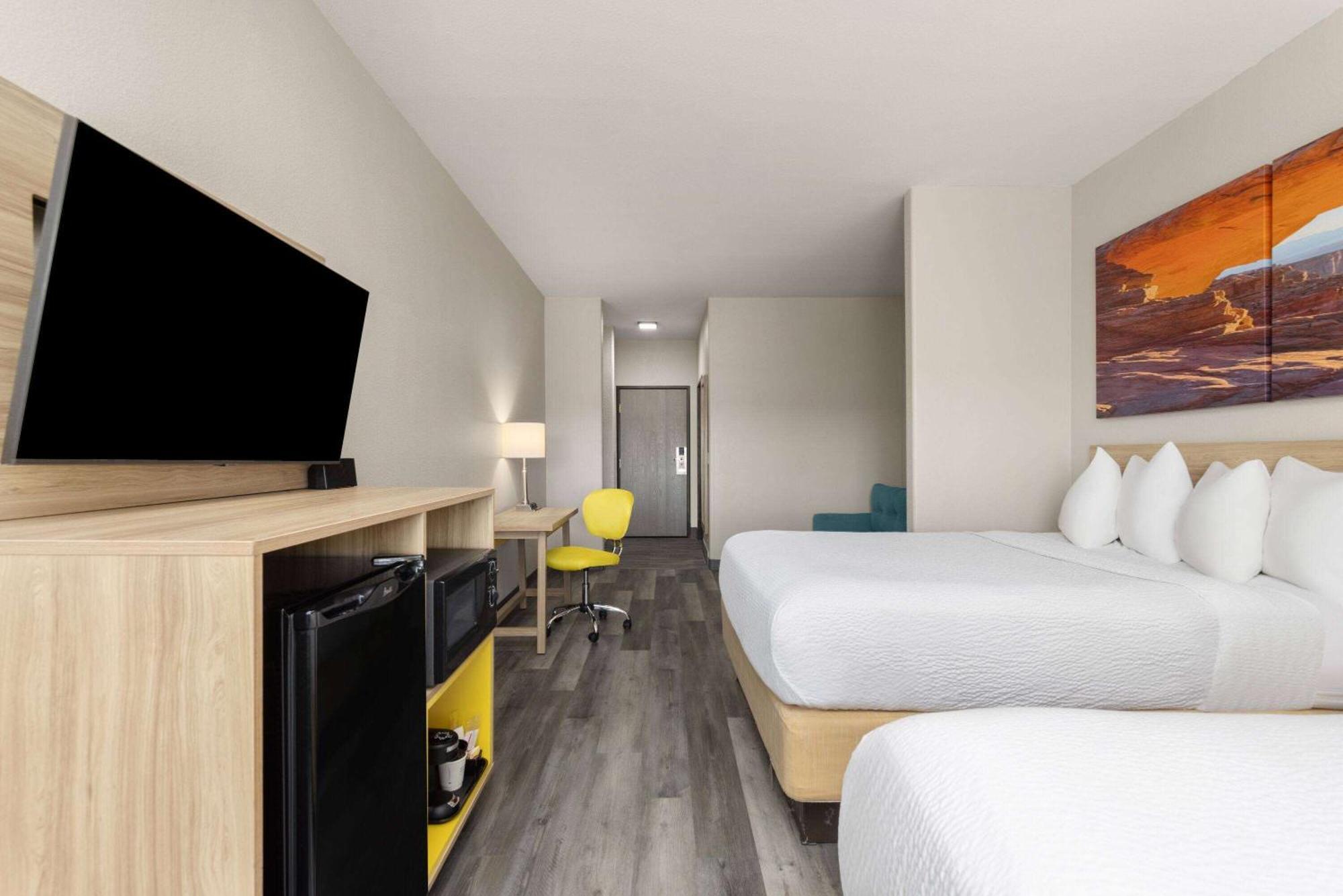Days Inn & Suites By Wyndham Tucson/Marana Bagian luar foto
