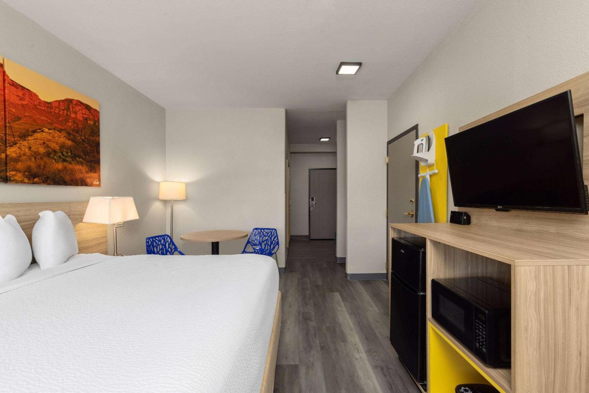 Days Inn & Suites By Wyndham Tucson/Marana Bagian luar foto