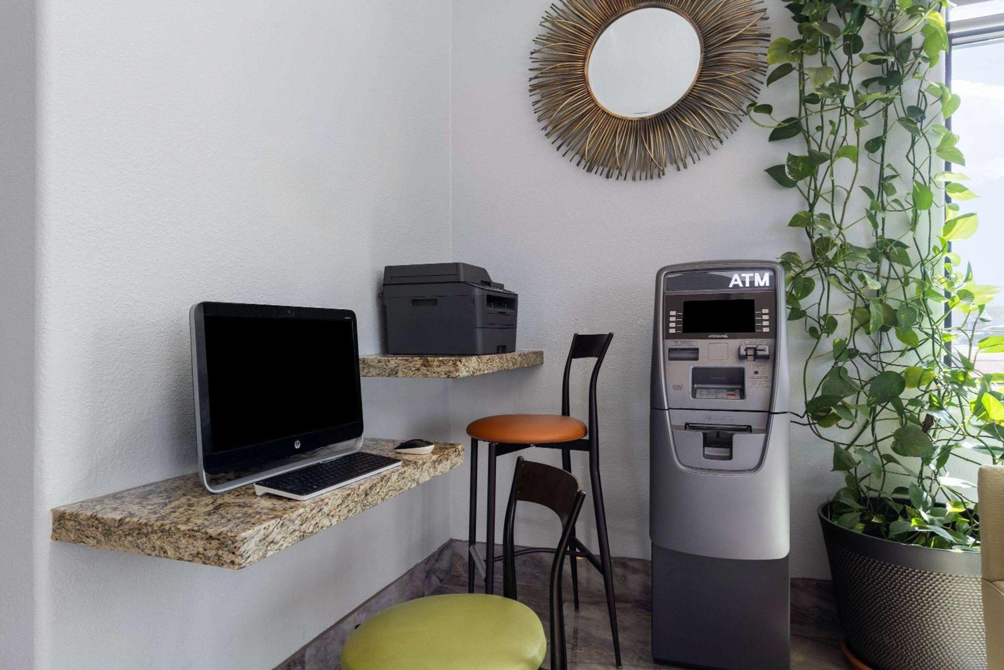 Days Inn & Suites By Wyndham Tucson/Marana Bagian luar foto